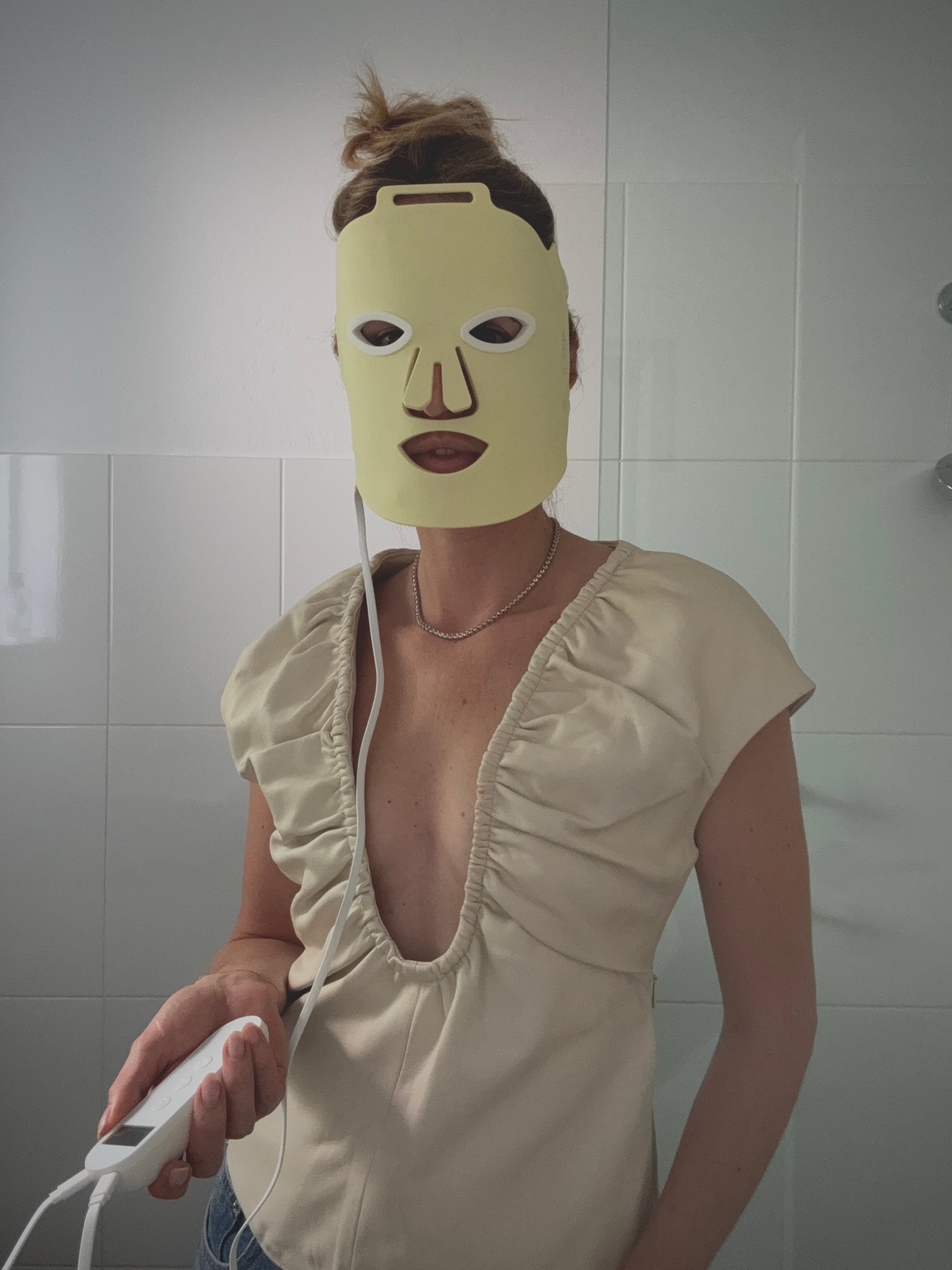 Sonna Brightening LED Face Mask + Skin Hydrating Serum Bundle